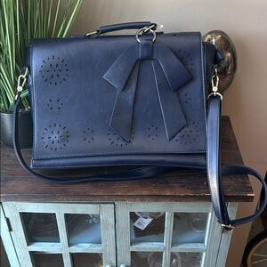 Ecosusi Navy blue laptop bag or couture briefcase.